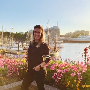Meet your Posher, Katelyn